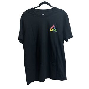 Nike Men's Black T-Shirt with UNO logo sz L